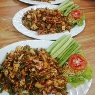ร้านอาหารป่าจรูญฉาย