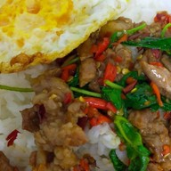 ใบสด น้ำท่อม สมุนไพรแท้เนื้อๆ..กะเพรา..บังดี ข้าวหมกไก่ปัตตานี แสมดำ