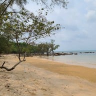 หาดทรายสองสี