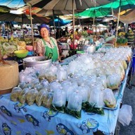 แม่สนิท ข้าวแกง ซอยกับแก้