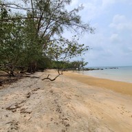 หาดทรายสองสี