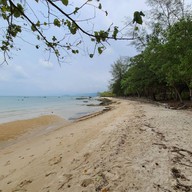 หาดทรายสองสี