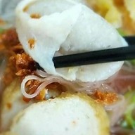 ก๋วยเตี๋ยวต้มยำ จู ก๋วยเตี๋ยวลูกชิ้นน้ำใส