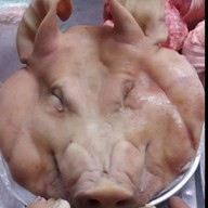 ร้านน้อยหน่าหมูตลาดศูนย์