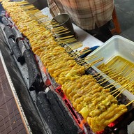ข้าวต้มปลานายเตี้ย (หน้าวัดป่า)