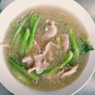 ราดหน้ายอดผักนายฮ้อ