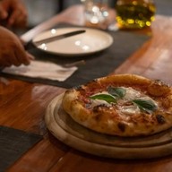 Hand craft romana pizza