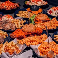 สเต็กลุงหยิก นวลจันทร์ เกษตร-นวมินทร์ เกษตร - นวมินทร์