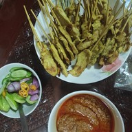 หมูสะเต๊ะ อาม่า