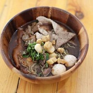 ก๋วยเตี๋ยวเรือชามไม้ บ้านบึง ชลบุรี บ้านบึง ชลบุรี