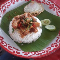 เมนูของร้าน ร้านกรุงเก่ากระเพราถาด-เล้งแซ่บ (โรจนะประตู B)เปิดถึง 20.00 ค่ะ อยุธยา โรจนะประตู B