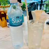 ไอริส คิทเช่น แดกนัว คาเฟ่