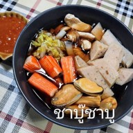 หมูทอดลุงบ๊อบกะเพราพริกแห้ง
