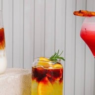 Tab white ร้านกาแฟ TAB WHITE ปราจีนบุรี