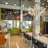 บรรยากาศ ส้มตำฟรุ้งฟริ้ง ซ.30กันยา (เปิด 24 ชั่วโมง)