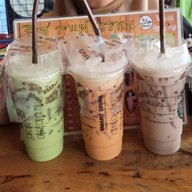 นิแดง.อาหารตามสั่ง/กีเเช กาเเฟโบราณ ตลาดสันติสุข