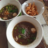 เมนูของร้าน ก๋วยเตี๋ยวเรือเลอรส สาขาจรัญสนิทวงศ์ 13