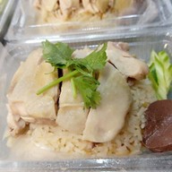 เป๋อ ข้าวมันไก่ตอน สูตรไหหลำ