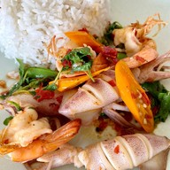 เจ๊เพ็ญ อาหารตามสั่ง ปราณบุรี