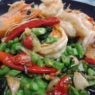 กะเพราโหด โคตรตำ ยำแหลก