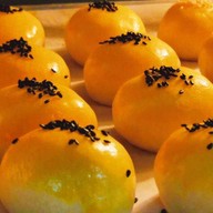 บ้านขนมมงคล