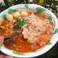 เจ๊อร ก๋วยเตี๋ยวต้มยำ