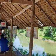 บรรยากาศ ข้าวแช่แม่นิด