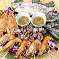 Mango Moon ข้าวเหนียวมะม่วง3สี