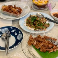 เมนูของร้าน ส้มตำเด้อ ทองหล่อ