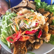 เจ๊สุ ตำถาด ตลาดน้ำพันท้ายนรสิงห์