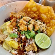 ก๋วยเตี๋ยวโบราณบ้านห้วยปรง สาขา2 ตลาดนัดเมเจอร์รัชโยธิน