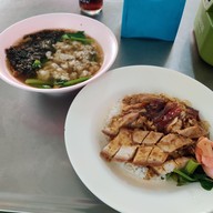 เมนูของร้าน เป็ดย่างน้ำผึ้งเจ้าเก่าบางรัก ตรงข้ามซอยวัดตะกล่ำ