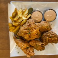 เมนูของร้าน Henryfry Fried Chicken ไก่ทอด เจริญกรุง