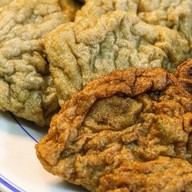 ทอดมันกวางตุ้งสีนวล บางรัก