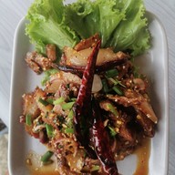 หน้าร้าน ร้านส้มตำบ้านริมคลอง