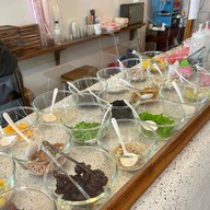 ร้านขนมหวาน ยายย้อย