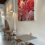 ร้านขนมหวาน ยายย้อย