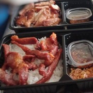 หมูติดปีก (ไก่ทอด หมูทอด ส้มตำ) MooTidPeek