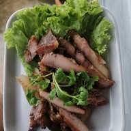 หน้าร้าน ร้านส้มตำบ้านริมคลอง