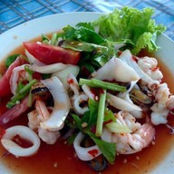 หน้าร้าน ร้านส้มตำบ้านริมคลอง