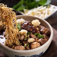 ก๋วยเตี๋ยวเรือดำเนินฯ ไม่มีสาขา