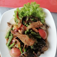 หน้าร้าน ร้านส้มตำบ้านริมคลอง