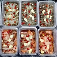 ยำแซ่บ กุ้ง-แซลมอลดองซีอิ๊วจัดจ้านบ้านพี่บัส สาขา1