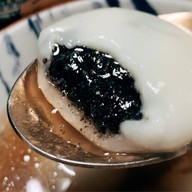 ซาลาเปาเจ๊บ้วง by @LIUJIACHA