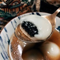 ซาลาเปาเจ๊บ้วง by @LIUJIACHA