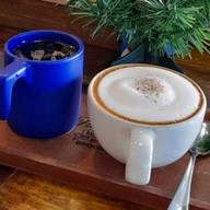 ออกัสเตี๋ยวเรือ&คอฟฟี่ บางนา กม.5