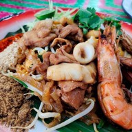 ผัดไทยถาด บ้านหมอแต๋ว