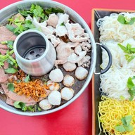 ก๋วยเตี๋ยวเรือสามสมุทร สาขาสุขสวัสดิ์76