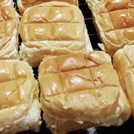 ร้านขนมปังปิ้งเตาถ่าน (ปังอึน)