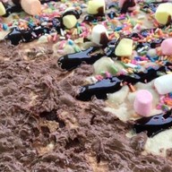 เครปบ้านเนินทางรถไฟ-ถนนเลียบทางรถไฟ